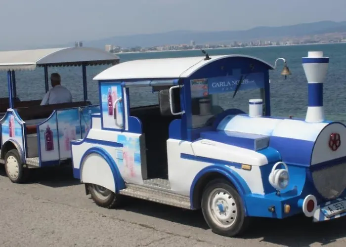 For Rent In Sunny Beach/ 公寓