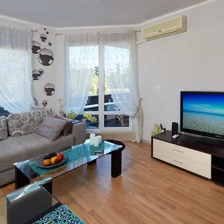 For Rent In Sunny Beach/ * 内塞伯尔